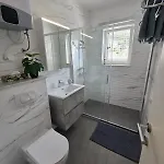 Apartmán Two Bedroom With Sea View & Balcony