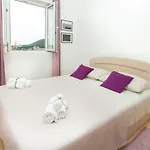 Apartmán Two Bedroom With Sea View & Balcony