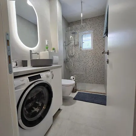 Two Bedroom With Sea View & Balcony * 杜布罗夫尼克