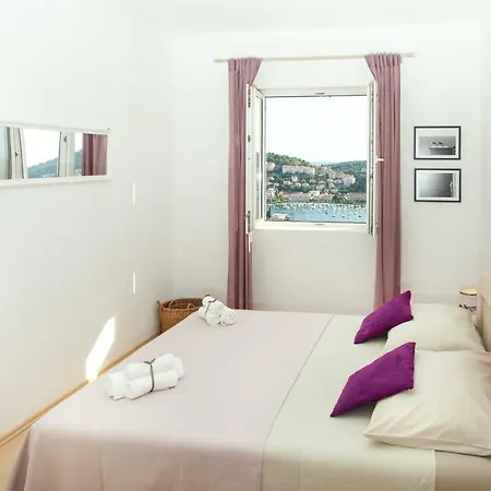 Two Bedroom With Sea View & Balcony * 杜布罗夫尼克
