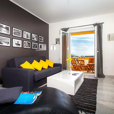 Apartment Two Bedroom With A Sea View & A Balcony *
