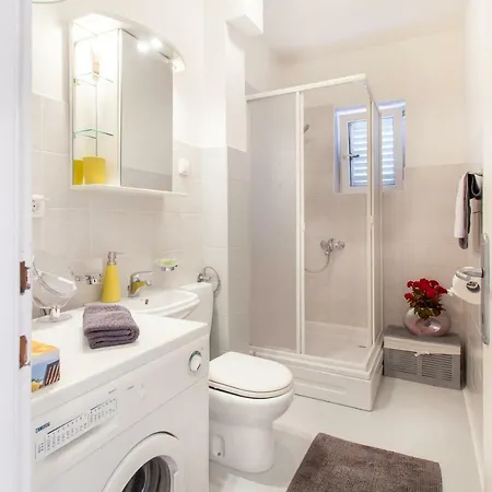 Two Bedroom With Sea View & Balcony *