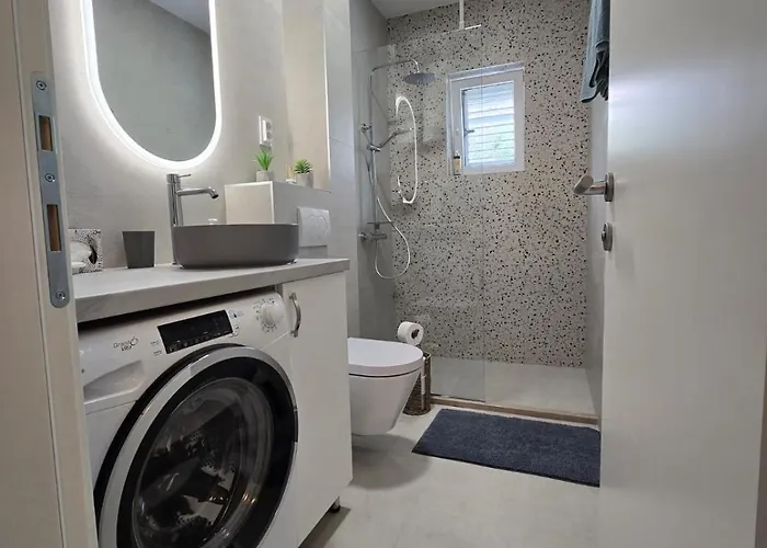 Two Bedroom With Sea View & Balcony * دوبروفينك