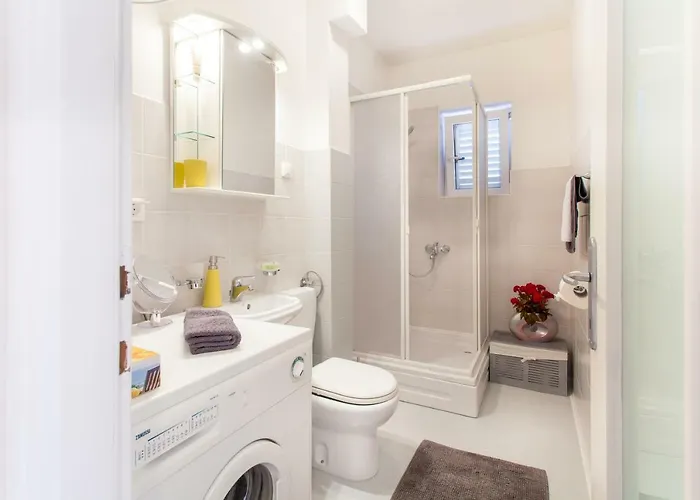 Two Bedroom With Sea View & Balcony *