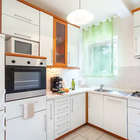 Two Bedroom With A Sea View & A Balcony Apartment *