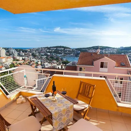Apartment Two Bedroom With A Sea View & A Balcony *
